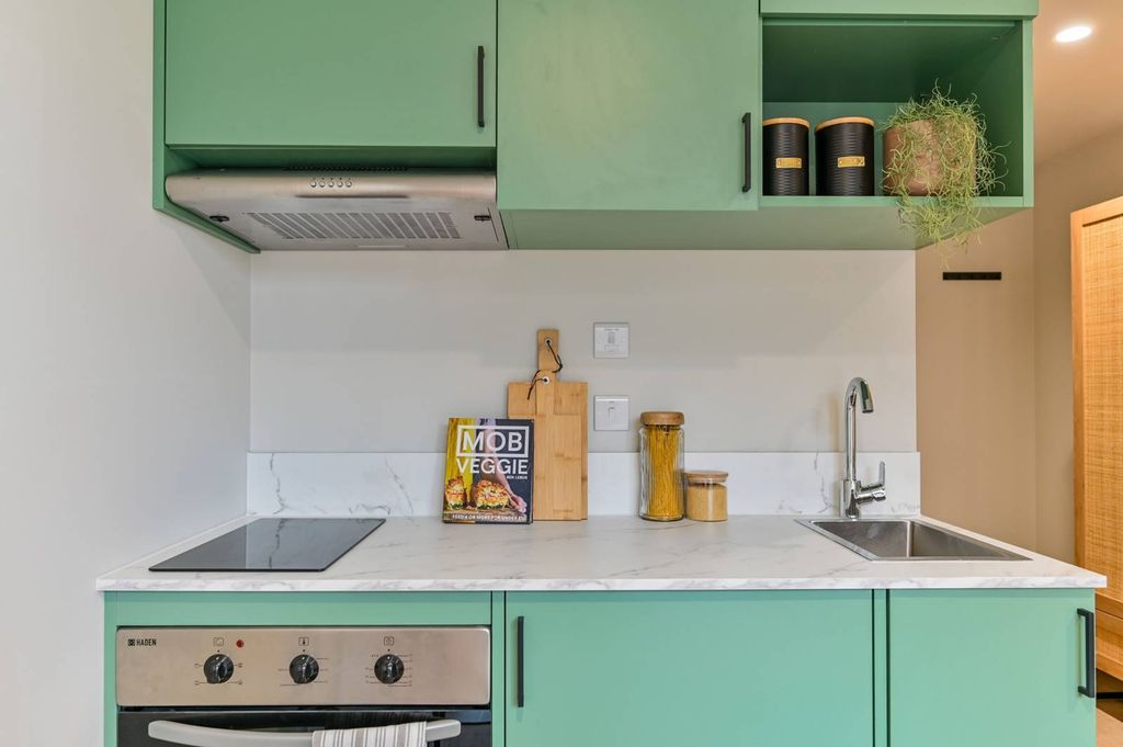 Property photo 3 of 21