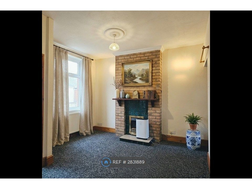 Property photo 1 of 6 Living Room