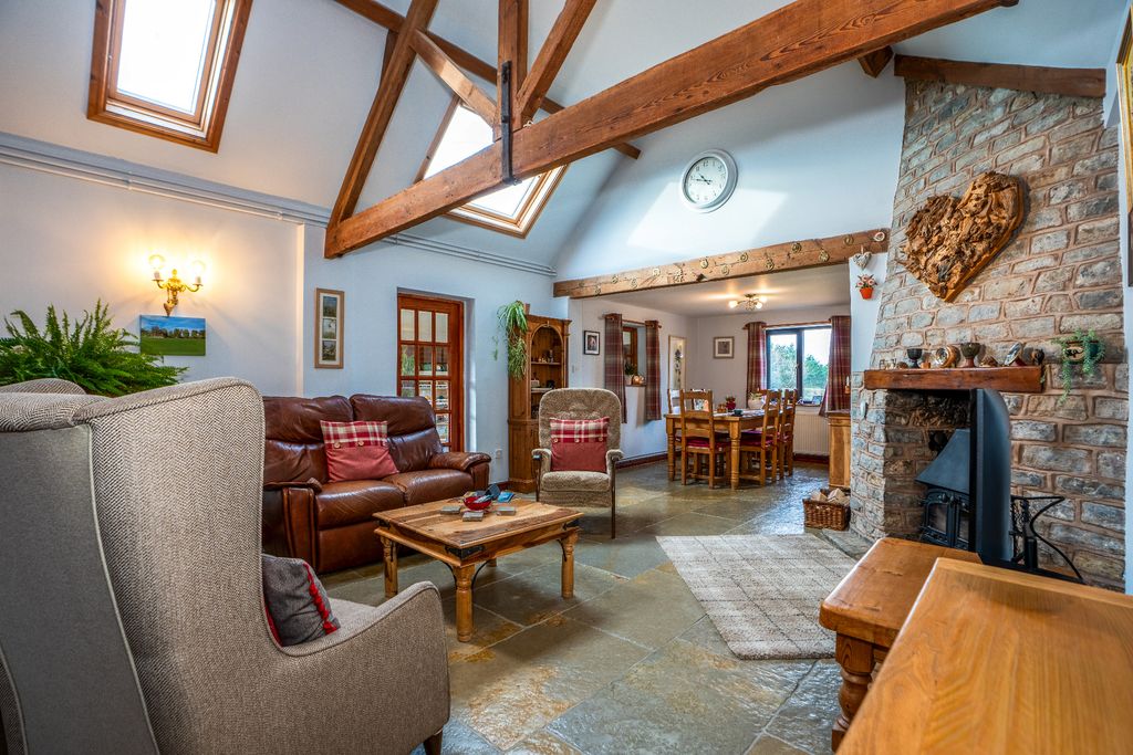 Property photo 3 of 18