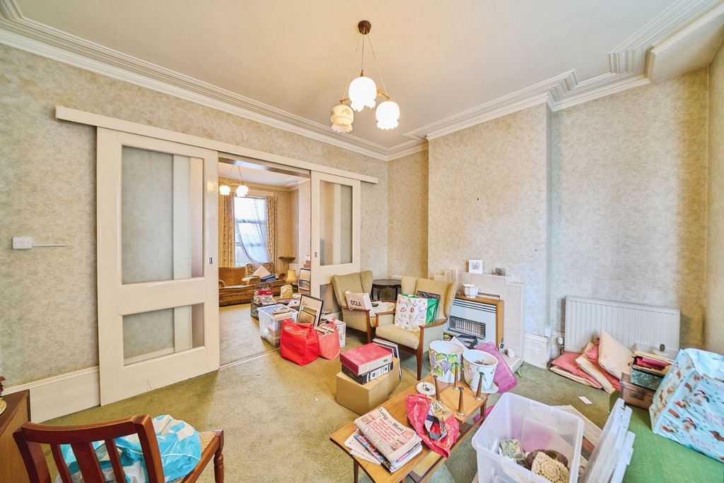 Property photo 3 of 33 Pbox-Img.Jpg