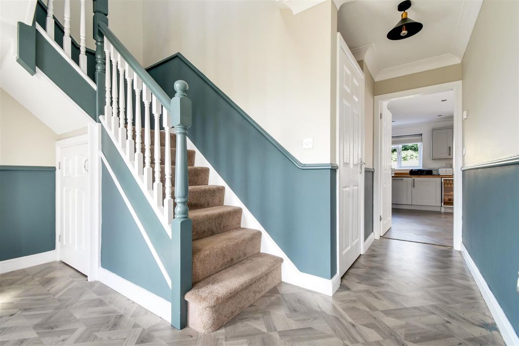 Property photo 3 of 30 Entrance Hallway