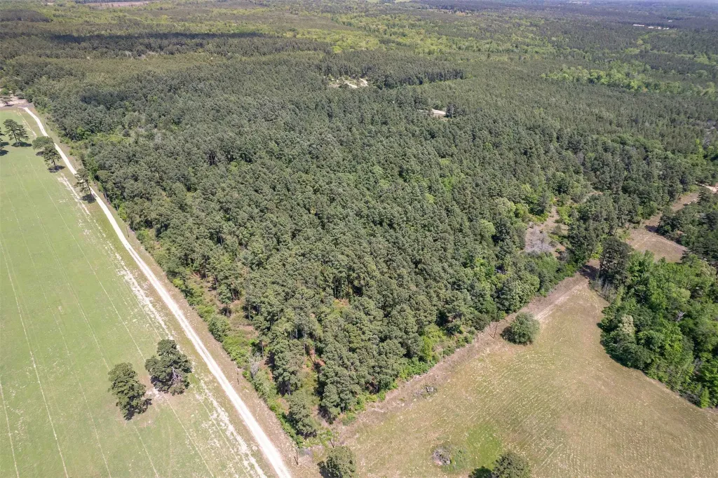 Property photo 1 of 2