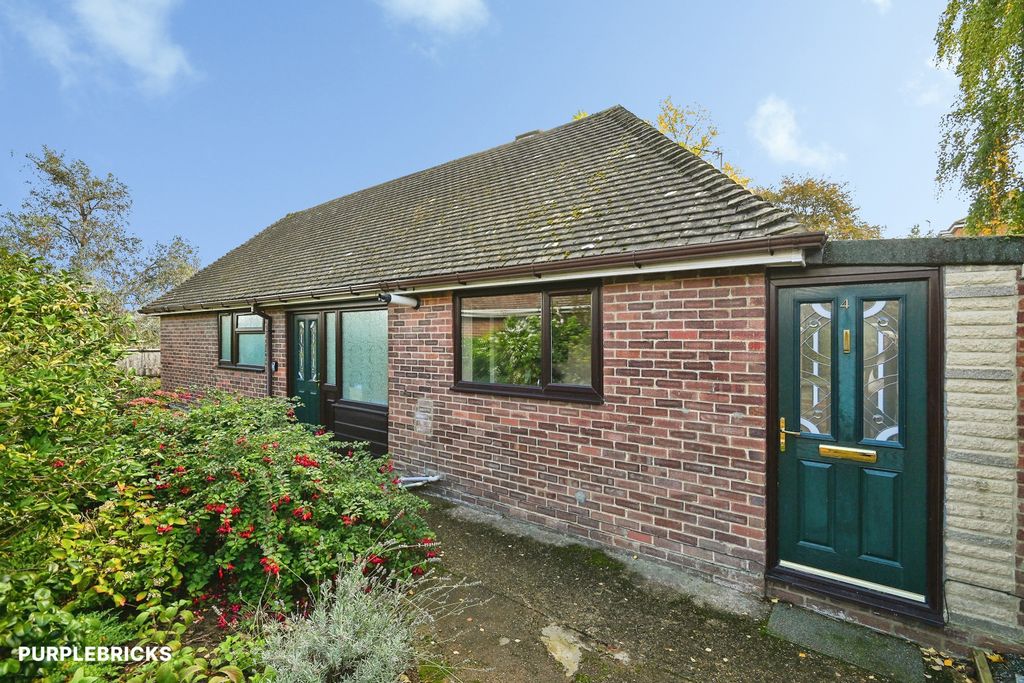 Property photo 2 of 28