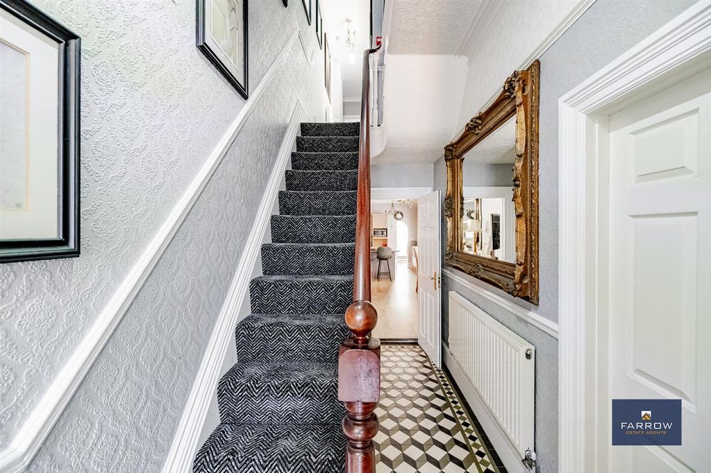 Property photo 2 of 48 Entrance