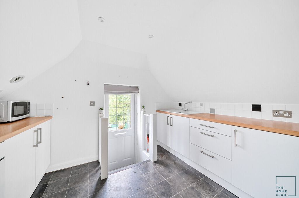 Property photo 3 of 13 34d44484-43Df-47Bf-9885-774562E303dc