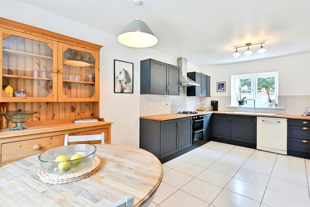 Property photo 2 of 14 Kitchen/Diner