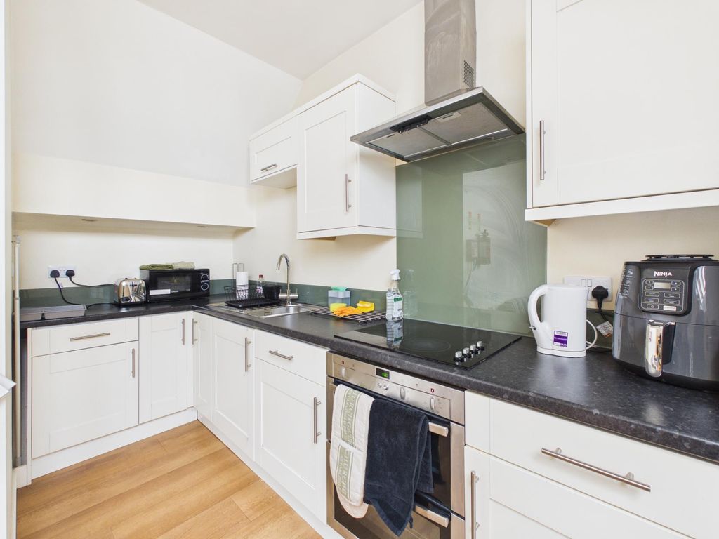 Property photo 3 of 27 Property Photo