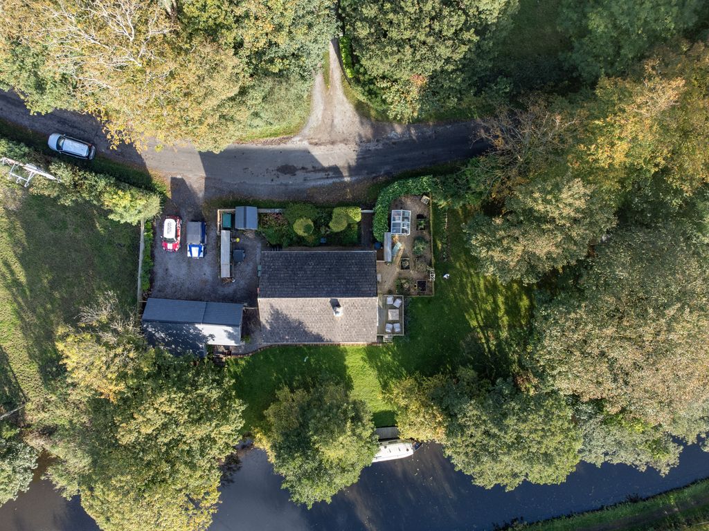 Property photo 2 of 30