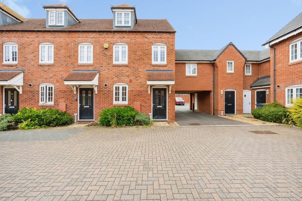 Property photo 2 of 27 Pbox-Img.Jpg