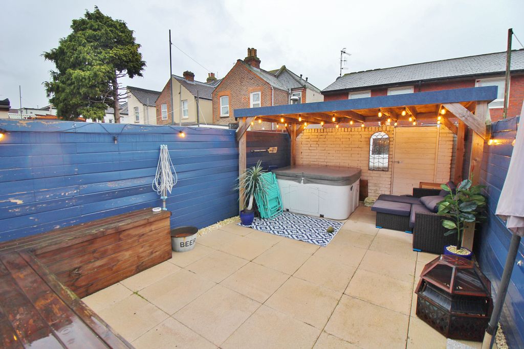 Property photo 3 of 17