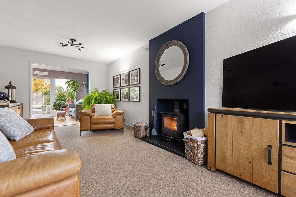 Property photo 2 of 19