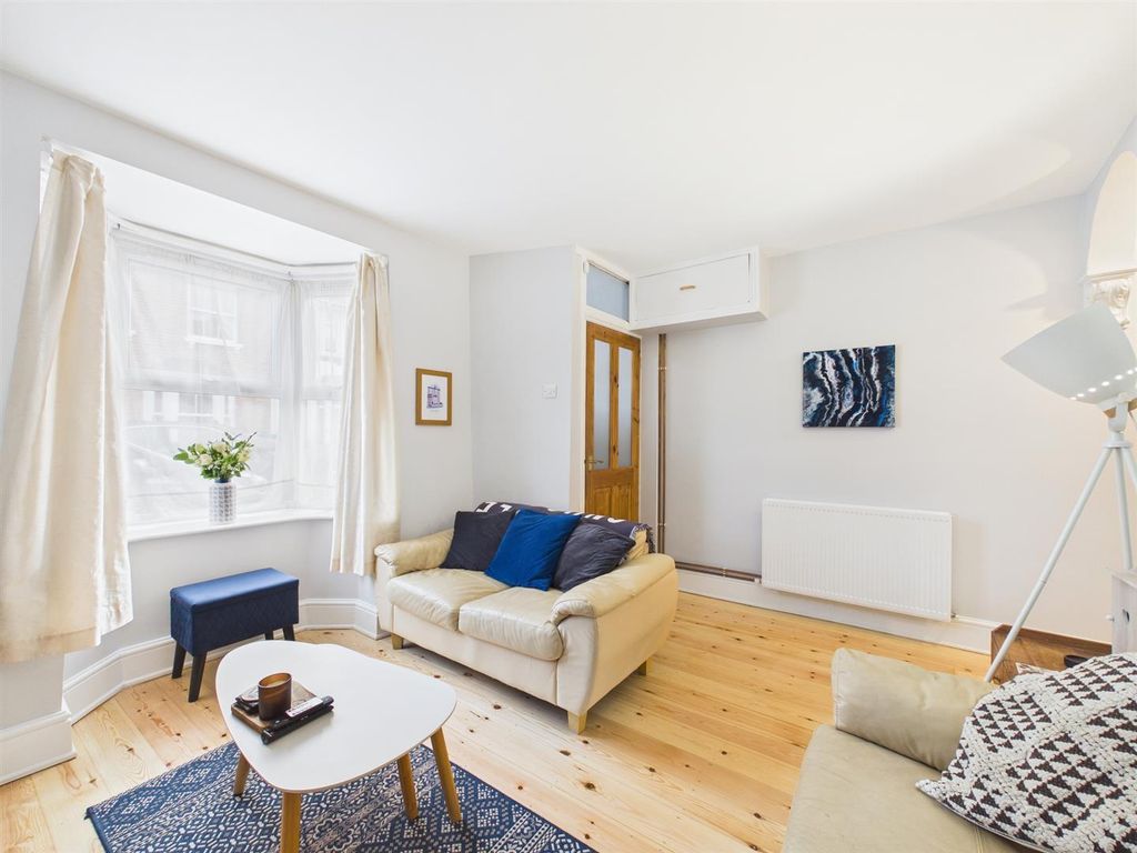 Property photo 3 of 15 Cam02435G0-Pr0151-Still028.Jpg