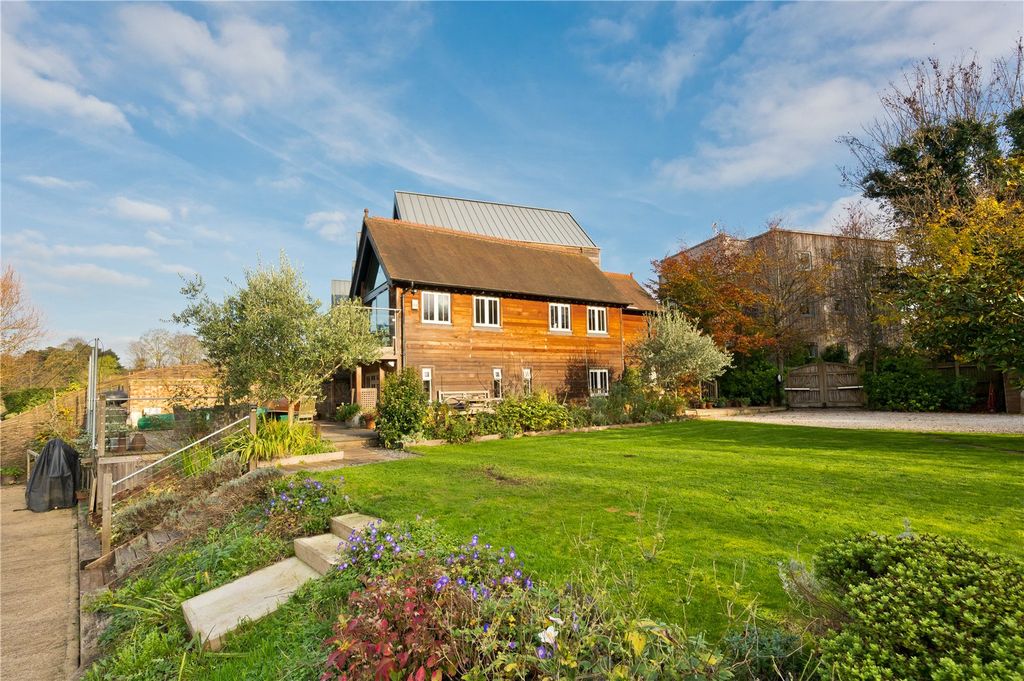 Property photo 2 of 36 Picture No. 09