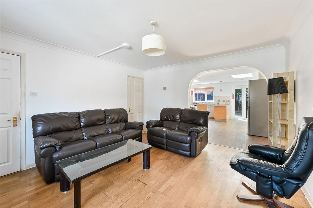 Property photo 3 of 14