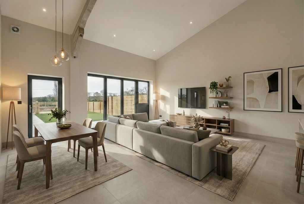 Property photo 1 of 8 Open Plan Space