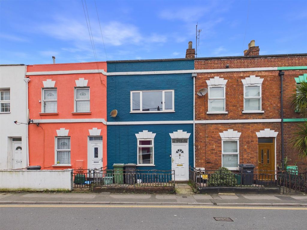 Property photo 1 of 17