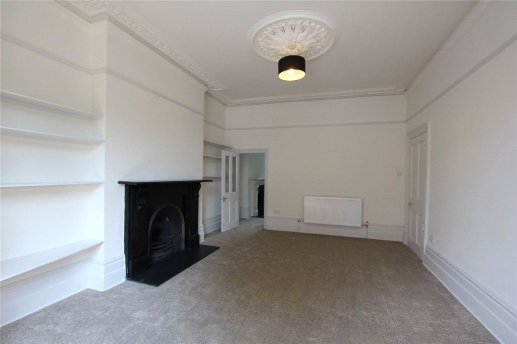 Property photo 2 of 13 Picture No. 14