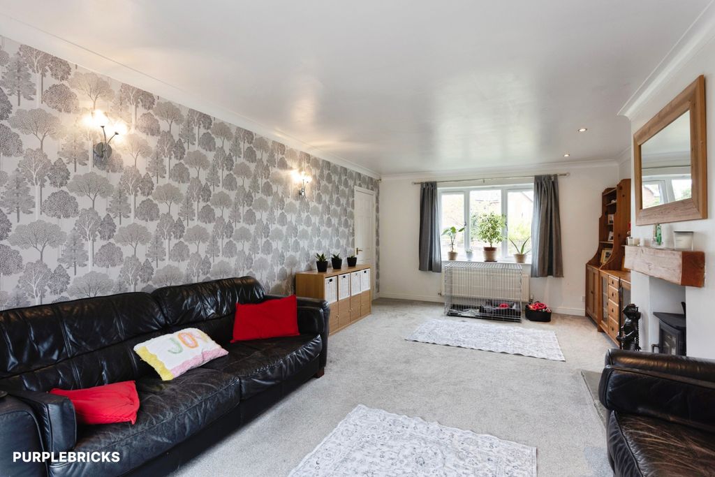 Property photo 3 of 35