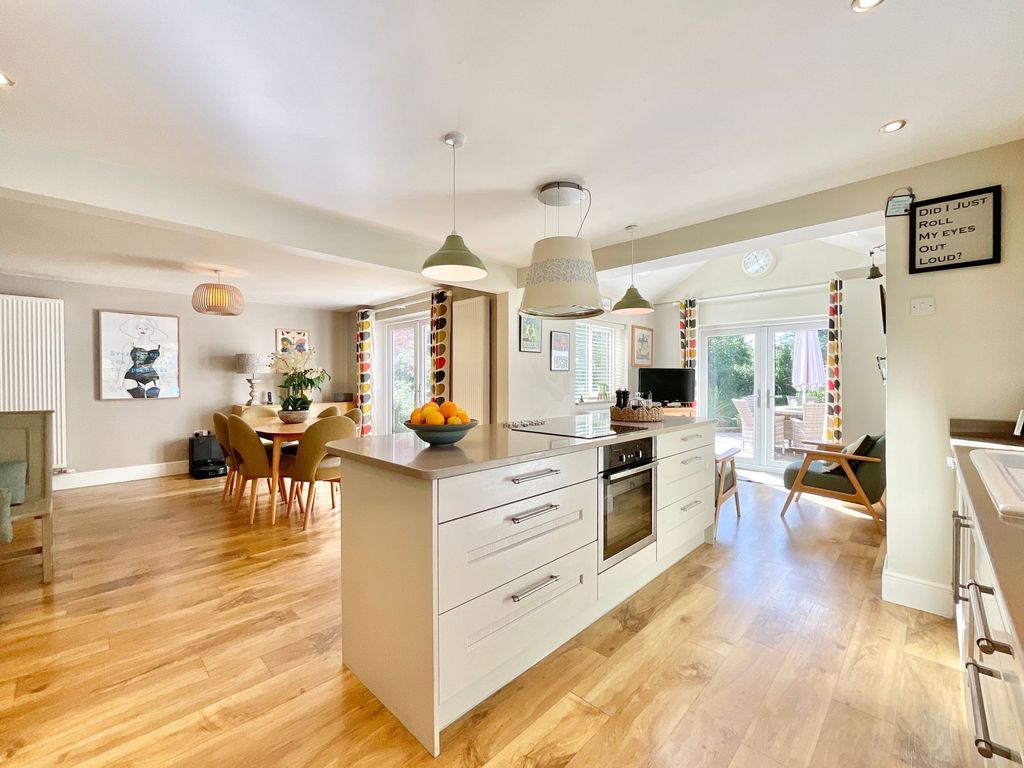 Property photo 2 of 47