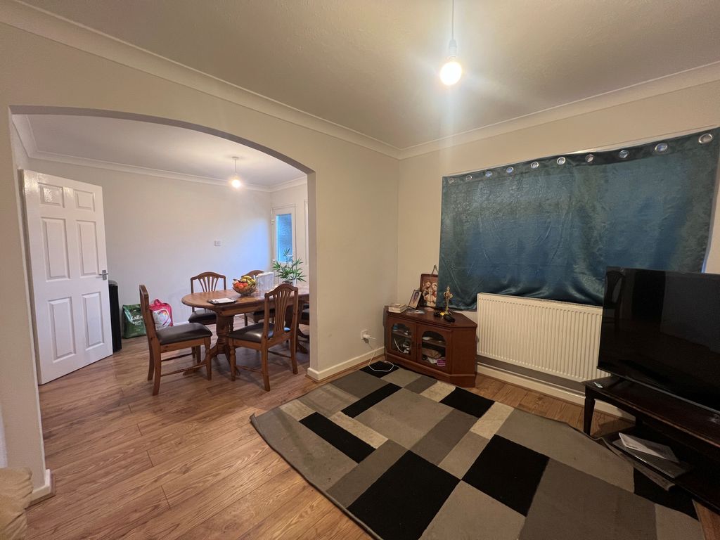 Property photo 3 of 11 Front