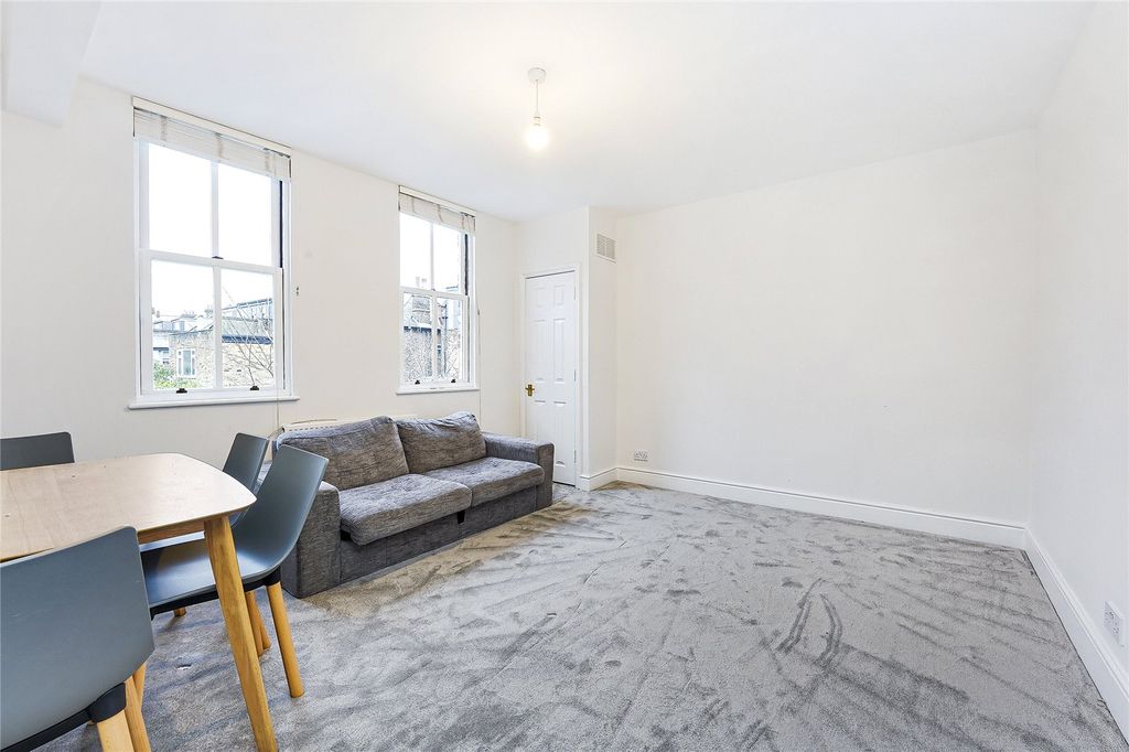 Property photo 3 of 12 Picture No. 02