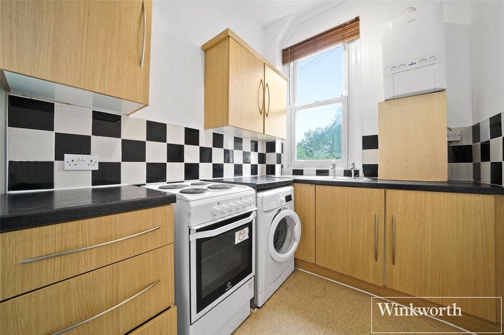 Property photo 3 of 8 Picture No. 21