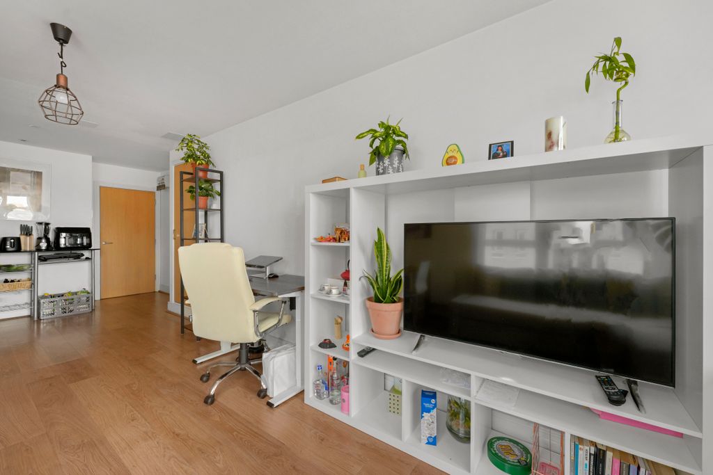 Property photo 2 of 13 _Akp0898