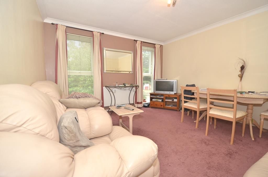 Property photo 2 of 9 Living  Room