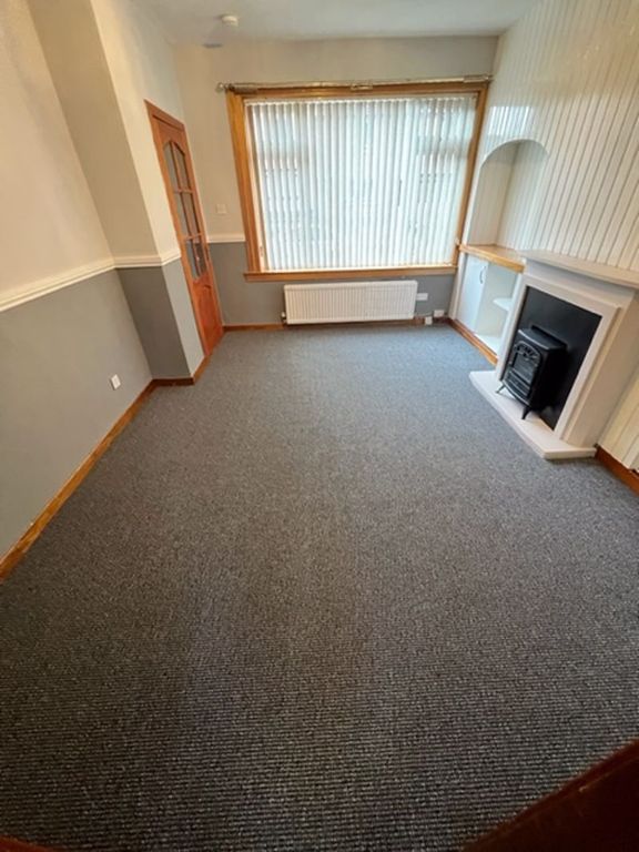 Property photo 2 of 13 Lounge