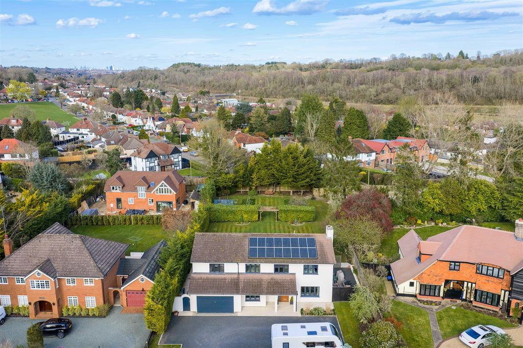 Additional image 29 of 5 bed detached house for saleGarden Walk, Coulsdon CR5