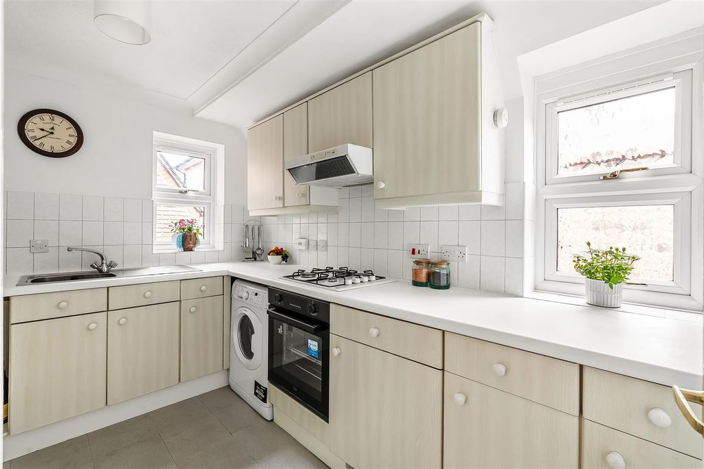 Property photo 2 of 10 12-Copthorne-Court-8.Jpg