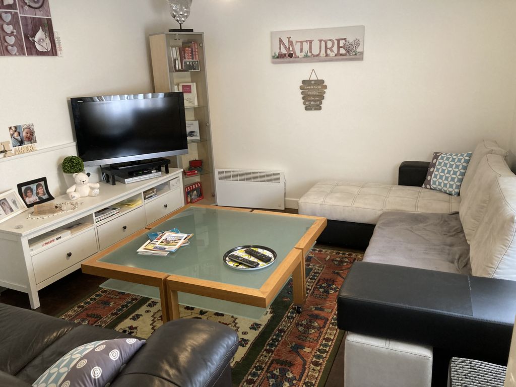 Property photo 3 of 17