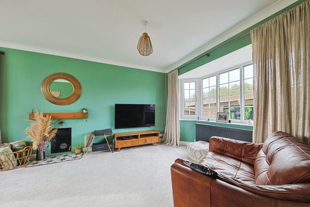 Property photo 3 of 22 4550529