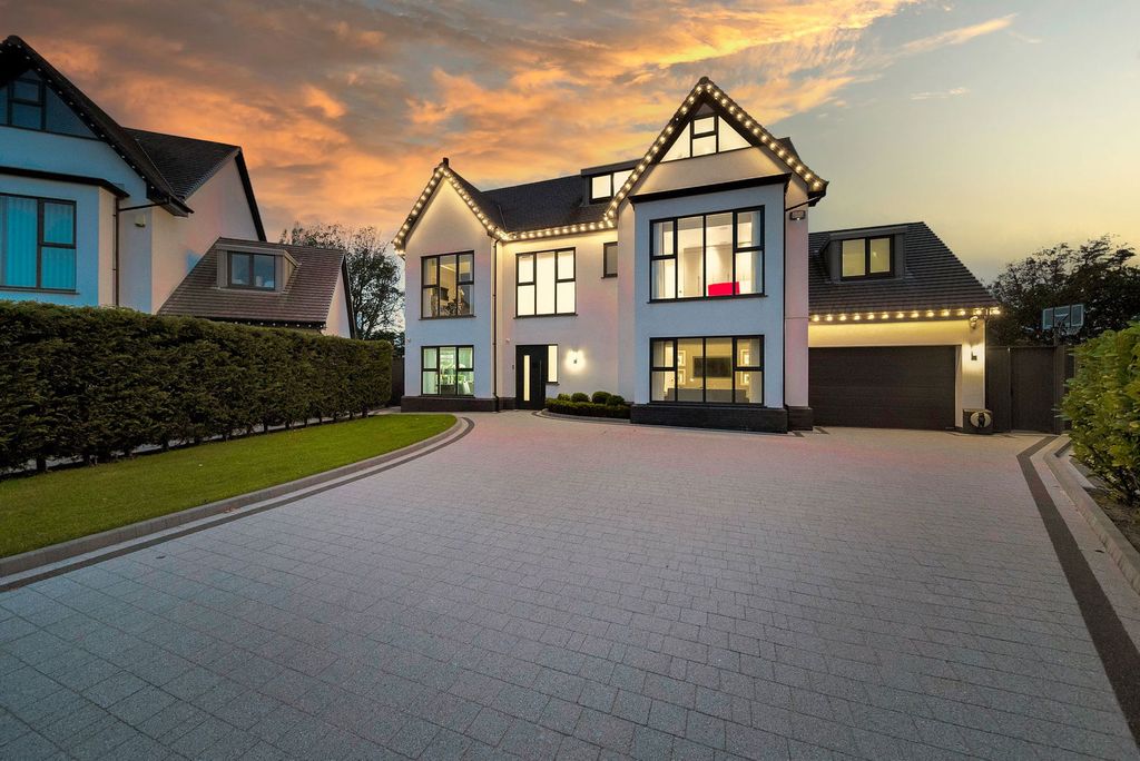 Property photo 1 of 50