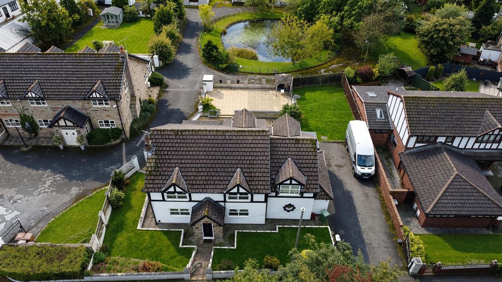 Property photo 1 of 29 Carr Mill Road Front