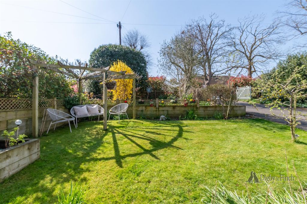 Property photo 2 of 29 10 Roman Bank -05.Jpg