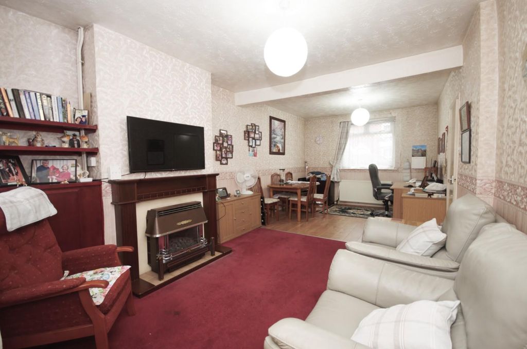 Property photo 2 of 9