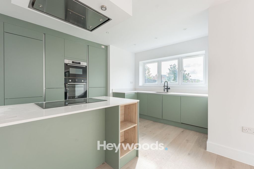 Property photo 2 of 31