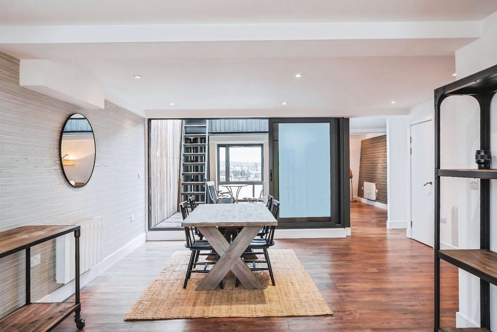 Property photo 2 of 12 Picture No. 13