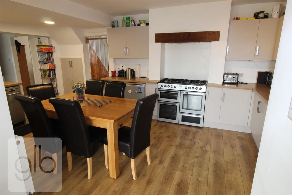 Property photo 1 of 22 9.Png