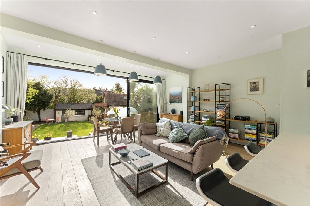 Property photo 2 of 19 Reception