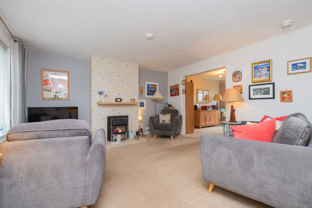 Property photo 3 of 25 87 Ralston Drive Glasgow G52 3Lu-2