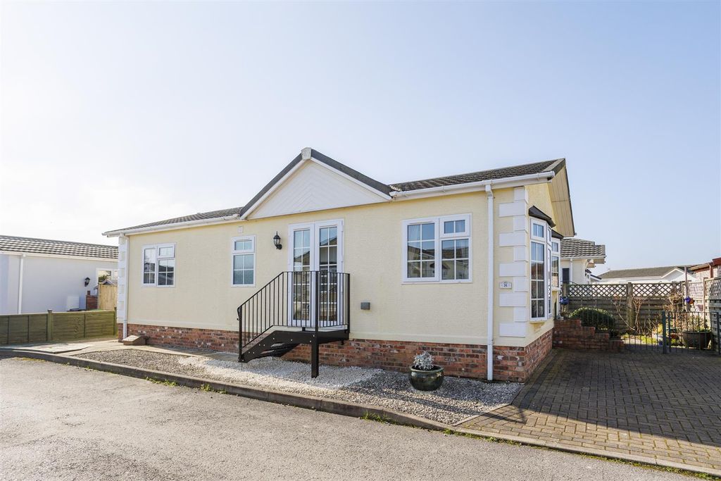 Property photo 1 of 33 8_Beech_Avenue__9.Jpg