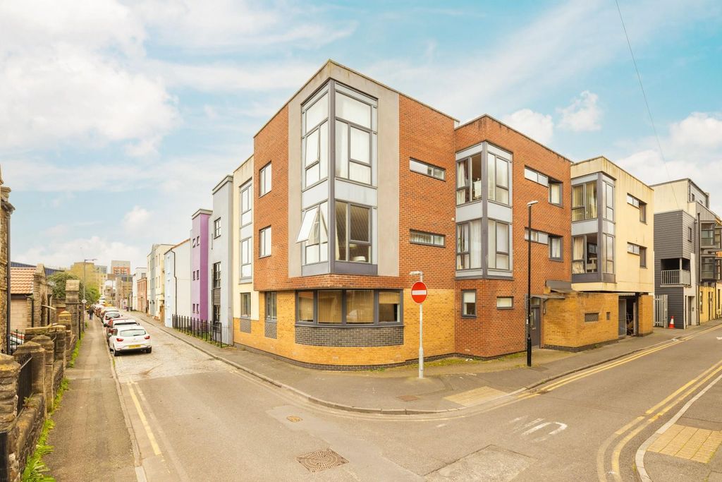 Property photo 2 of 16 Char9312.Jpg