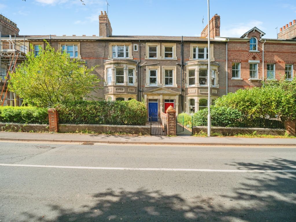 Property photo 1 of 12