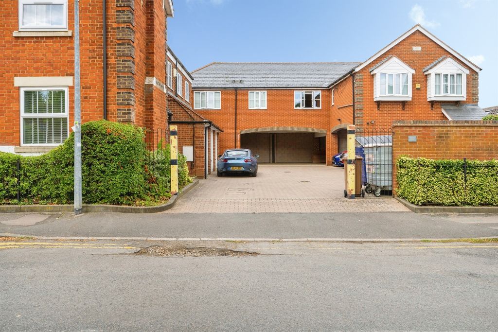 Property photo 2 of 13