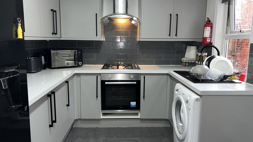 Property photo 2 of 16 Img_4702 (002) - Copy