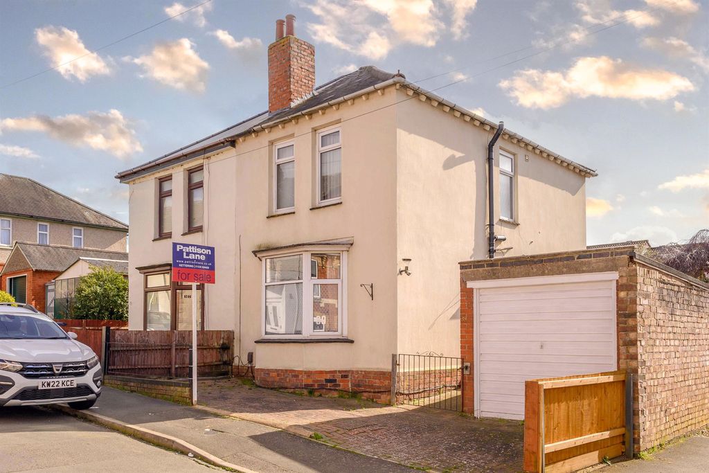 Property photo 1 of 15