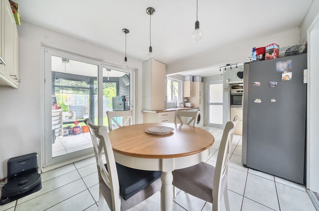 Property photo 3 of 12 1328477-3-6881F03...