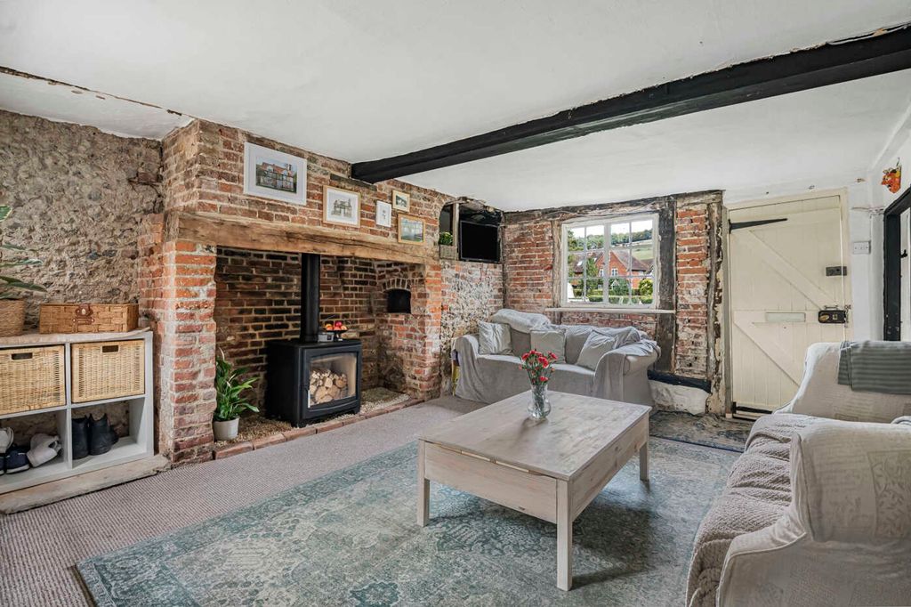 Property photo 2 of 13